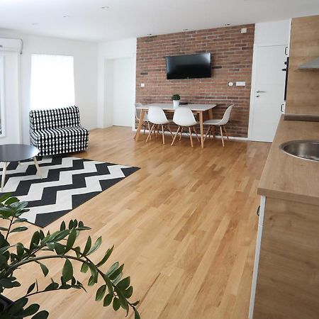 Home Apartmani I Sobe Osijek Eksteriør billede