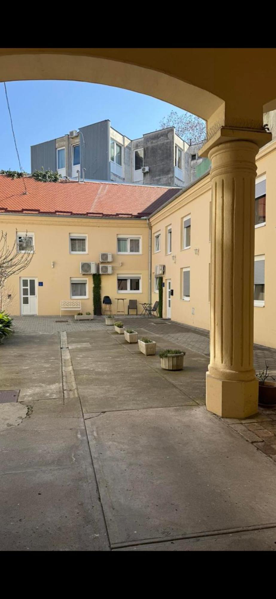Home Apartmani I Sobe Osijek Eksteriør billede