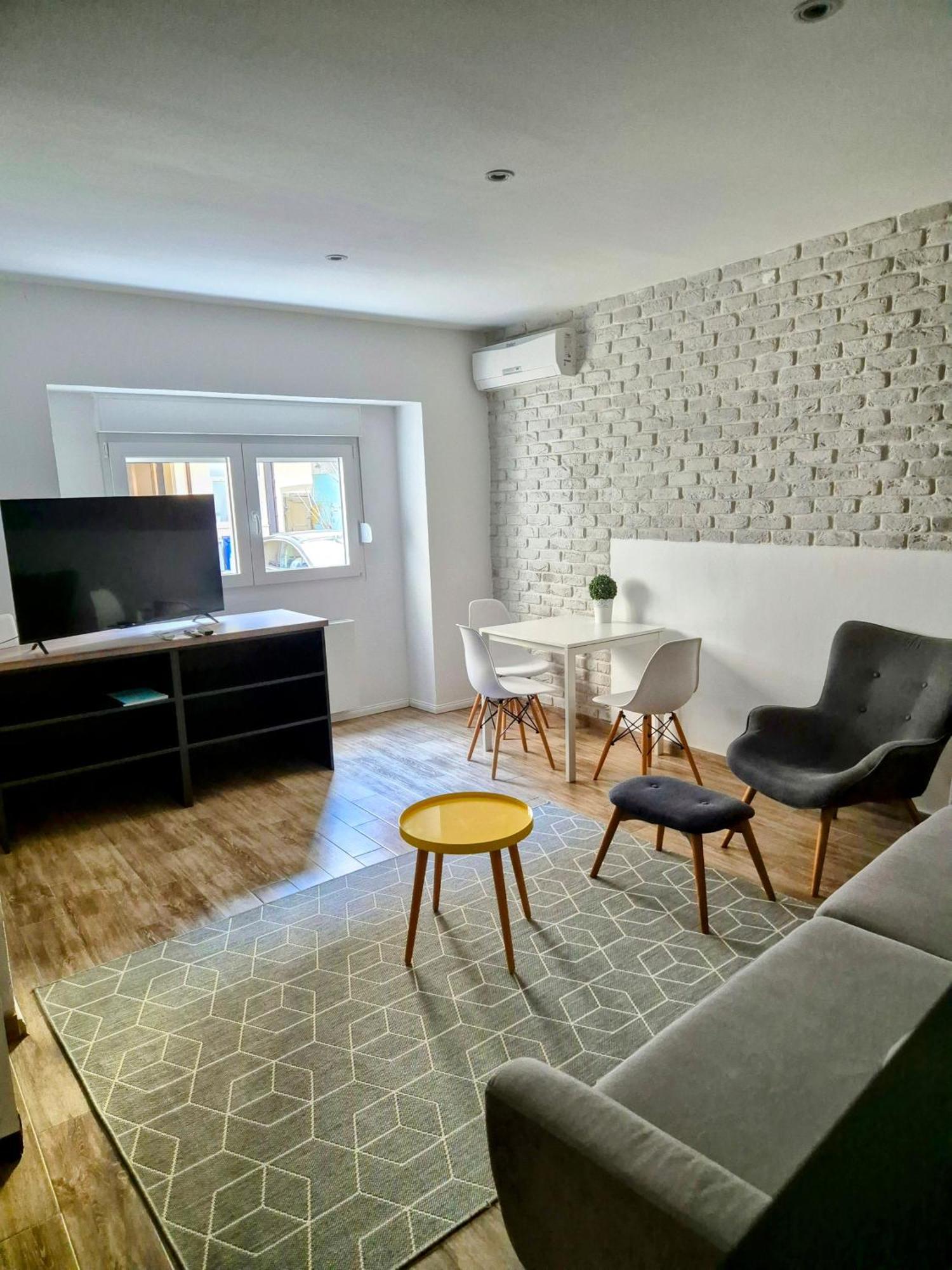 Home Apartmani I Sobe Osijek Eksteriør billede