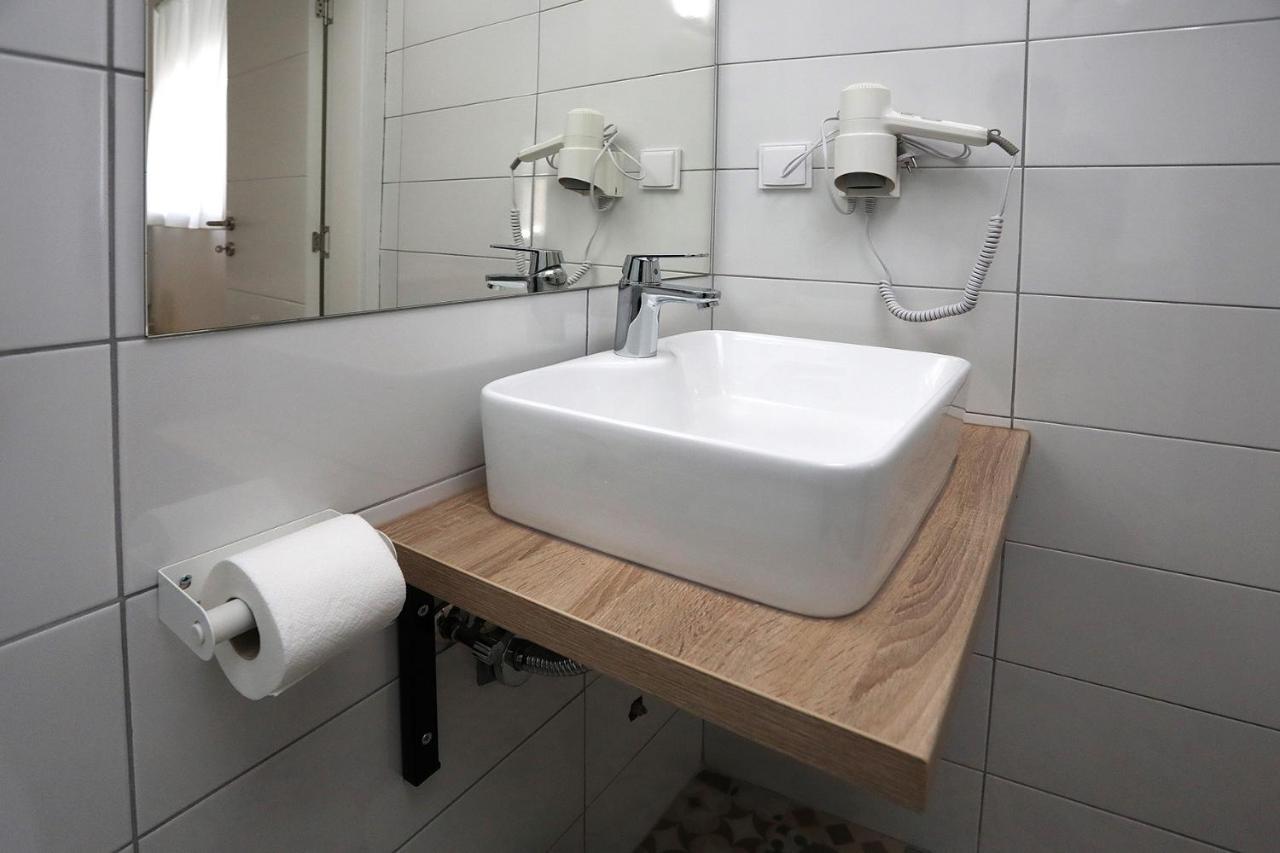 Home Apartmani I Sobe Osijek Eksteriør billede