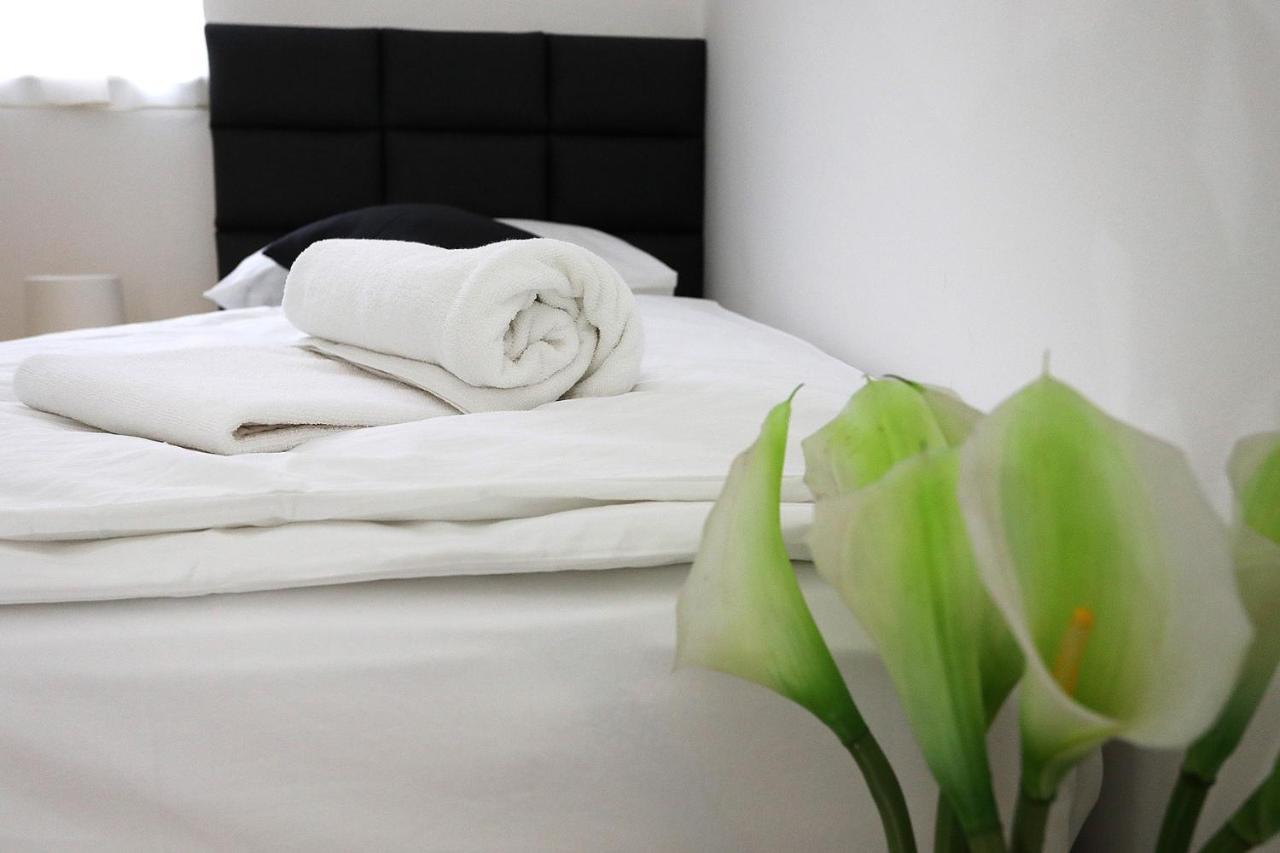 Home Apartmani I Sobe Osijek Eksteriør billede