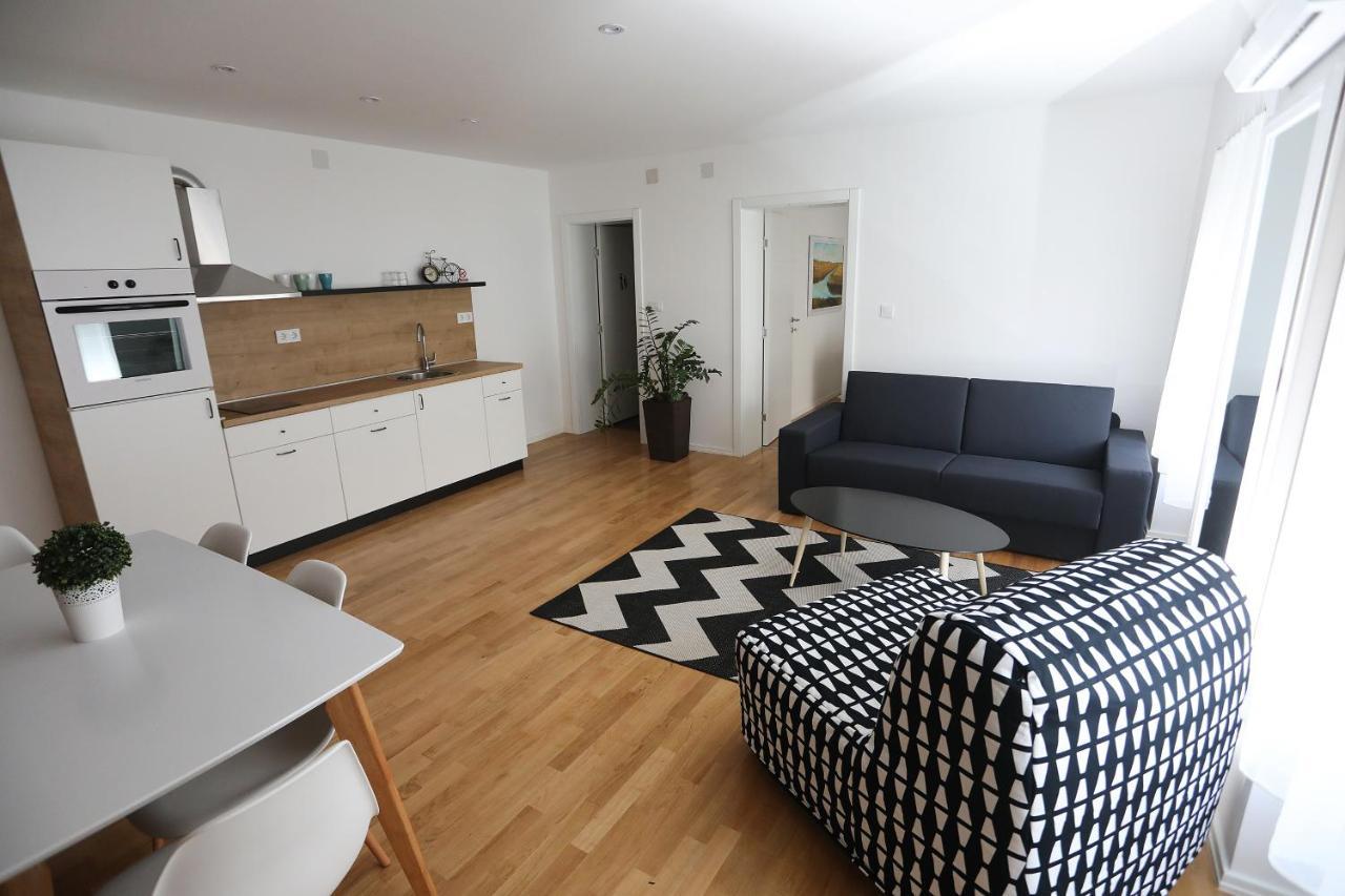Home Apartmani I Sobe Osijek Eksteriør billede