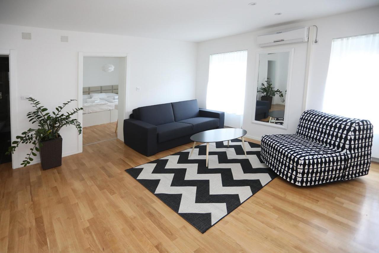 Home Apartmani I Sobe Osijek Eksteriør billede