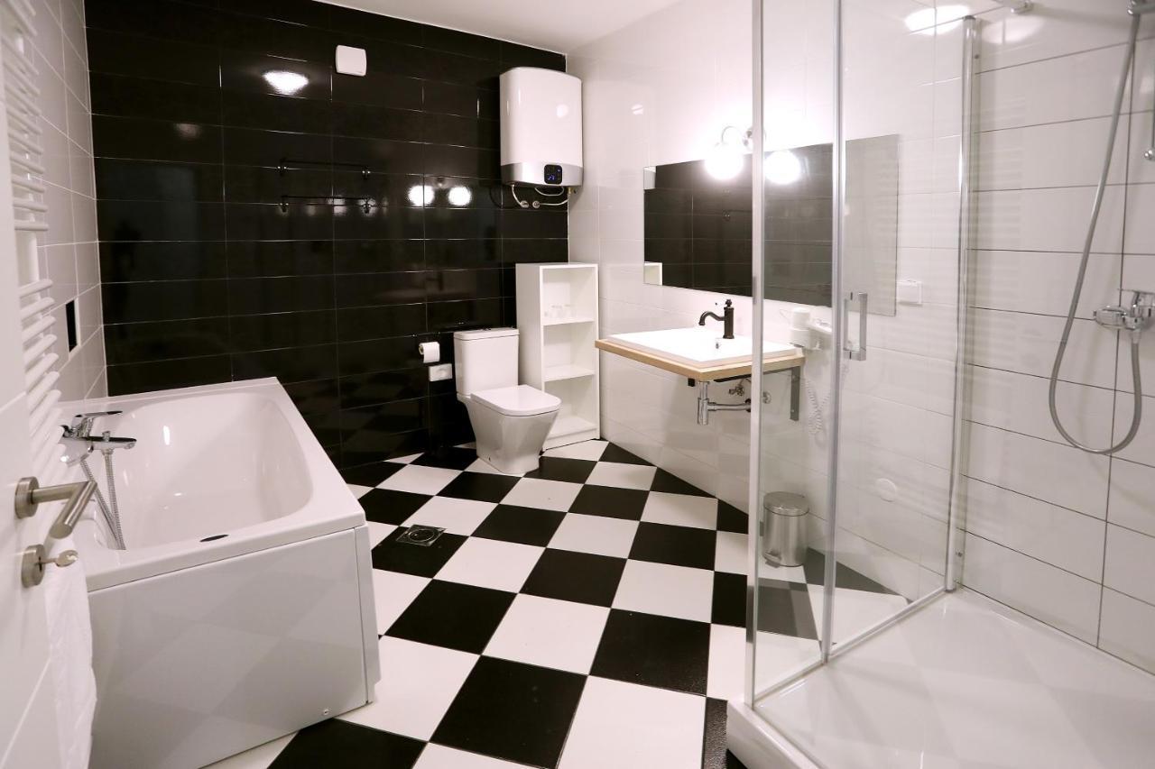 Home Apartmani I Sobe Osijek Eksteriør billede