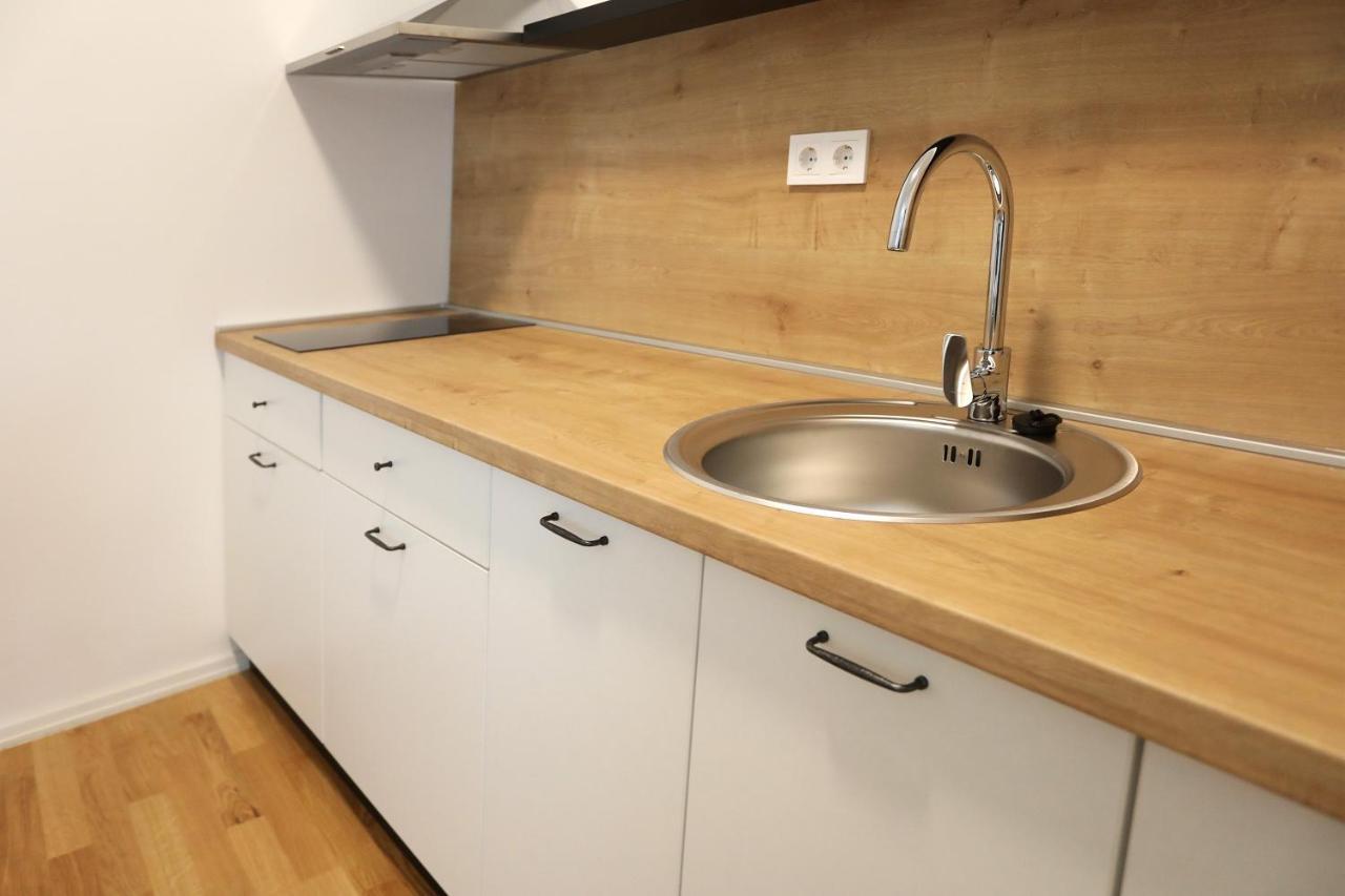 Home Apartmani I Sobe Osijek Eksteriør billede