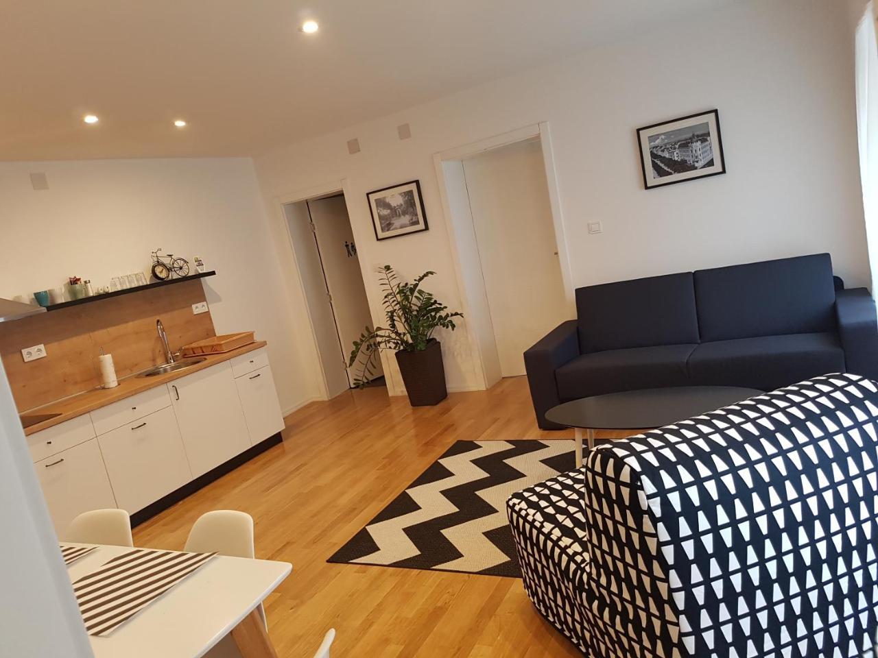 Home Apartmani I Sobe Osijek Eksteriør billede