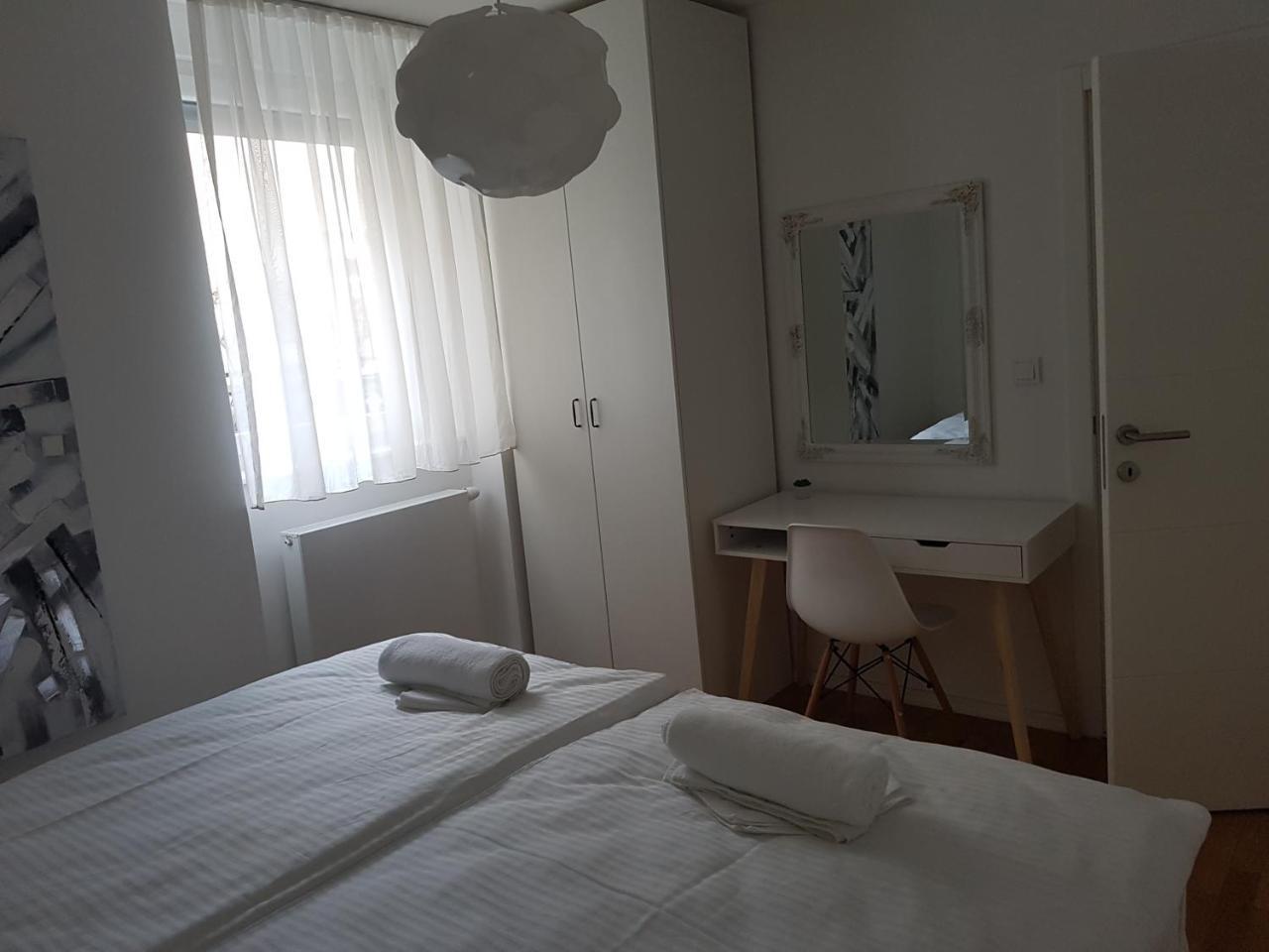 Home Apartmani I Sobe Osijek Eksteriør billede